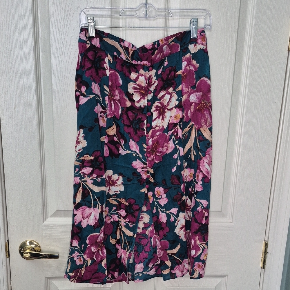 Chic Floral A-Line Skirt in Purple and Green